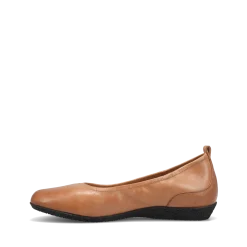 Taos Footwear Casuals*Chit Chat Caramel