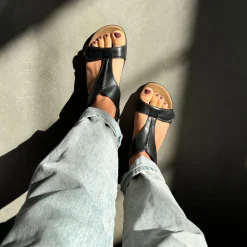 Taos Footwear Soft Support Sandals*The Show Black